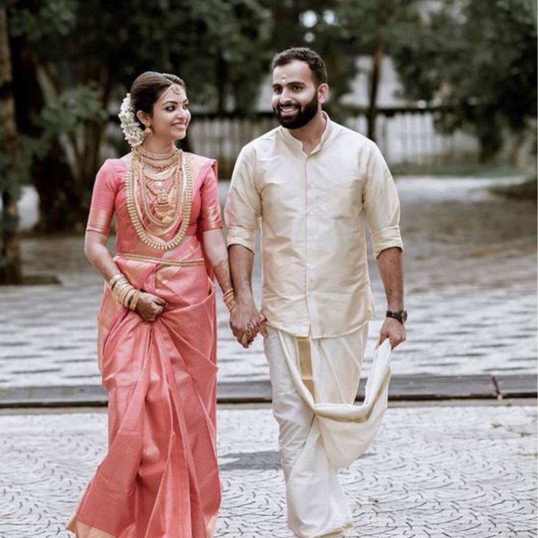 How to pose for wedding photos